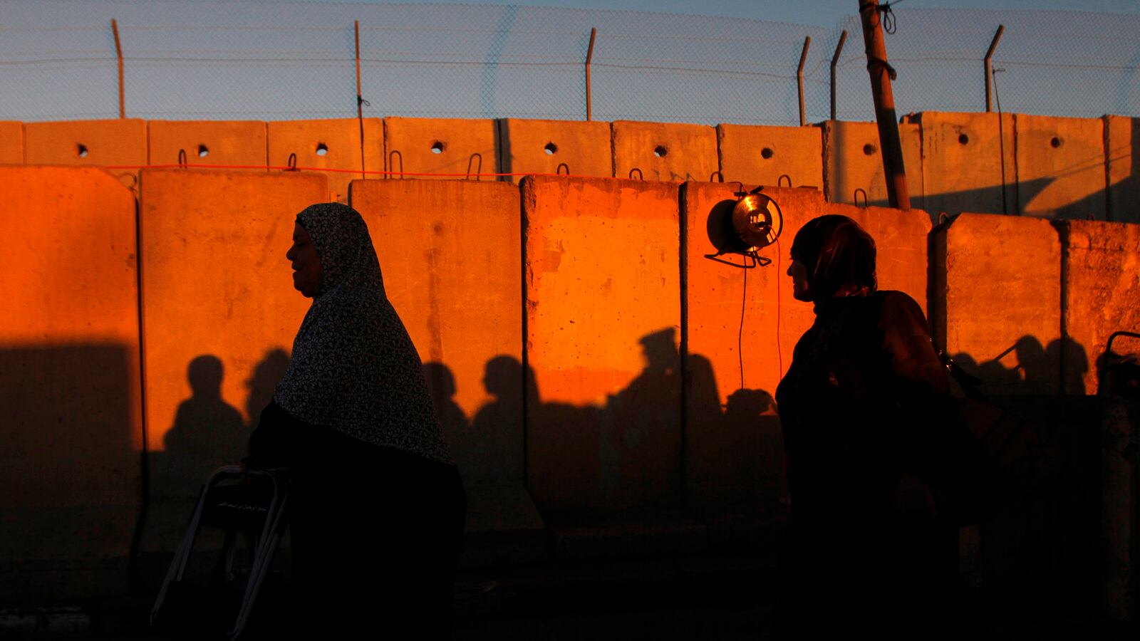 articles/2014/07/17/don-t-accuse-israel-of-apartheid/140716-Pogrund-israel-tease_zx9xfu