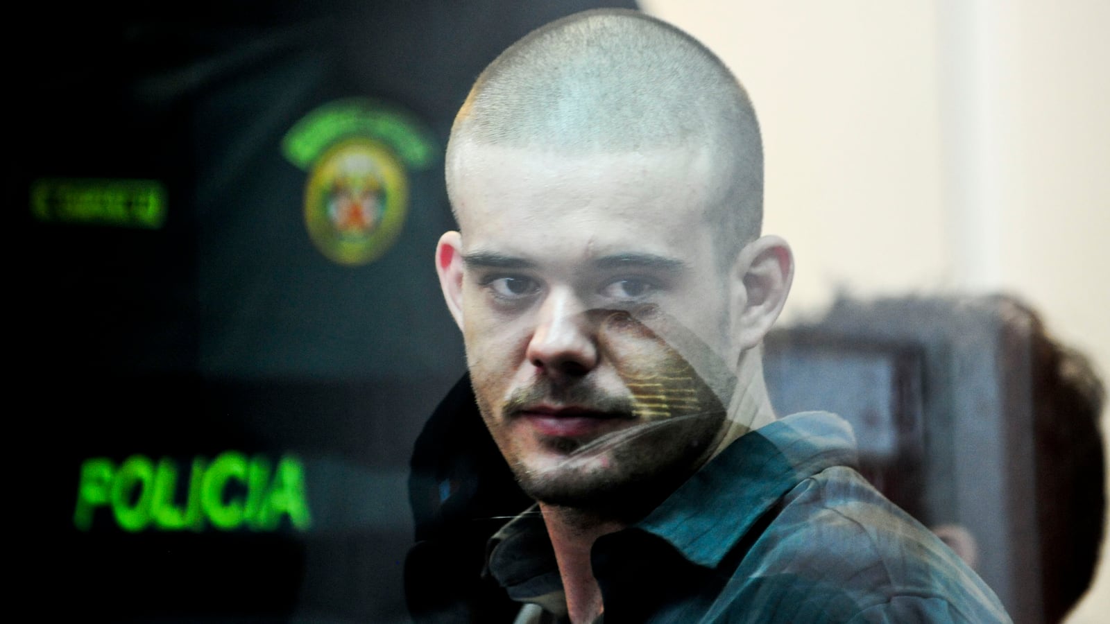 articles/2012/06/07/van-der-sloot-extradition-to-u-s-postponed-by-peru-judges/zarate-van-der-sloot_vgr8ac