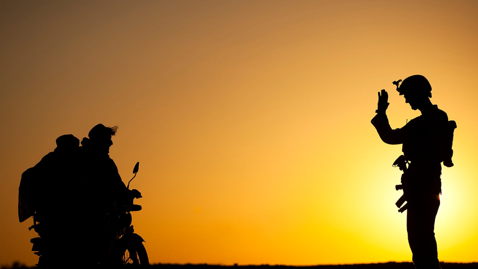 articles/2013/01/16/america-prepares-to-fold-in-afghanistan-but-must-stay/130114-troop-withdrawal-weston-tease_qrtzzx