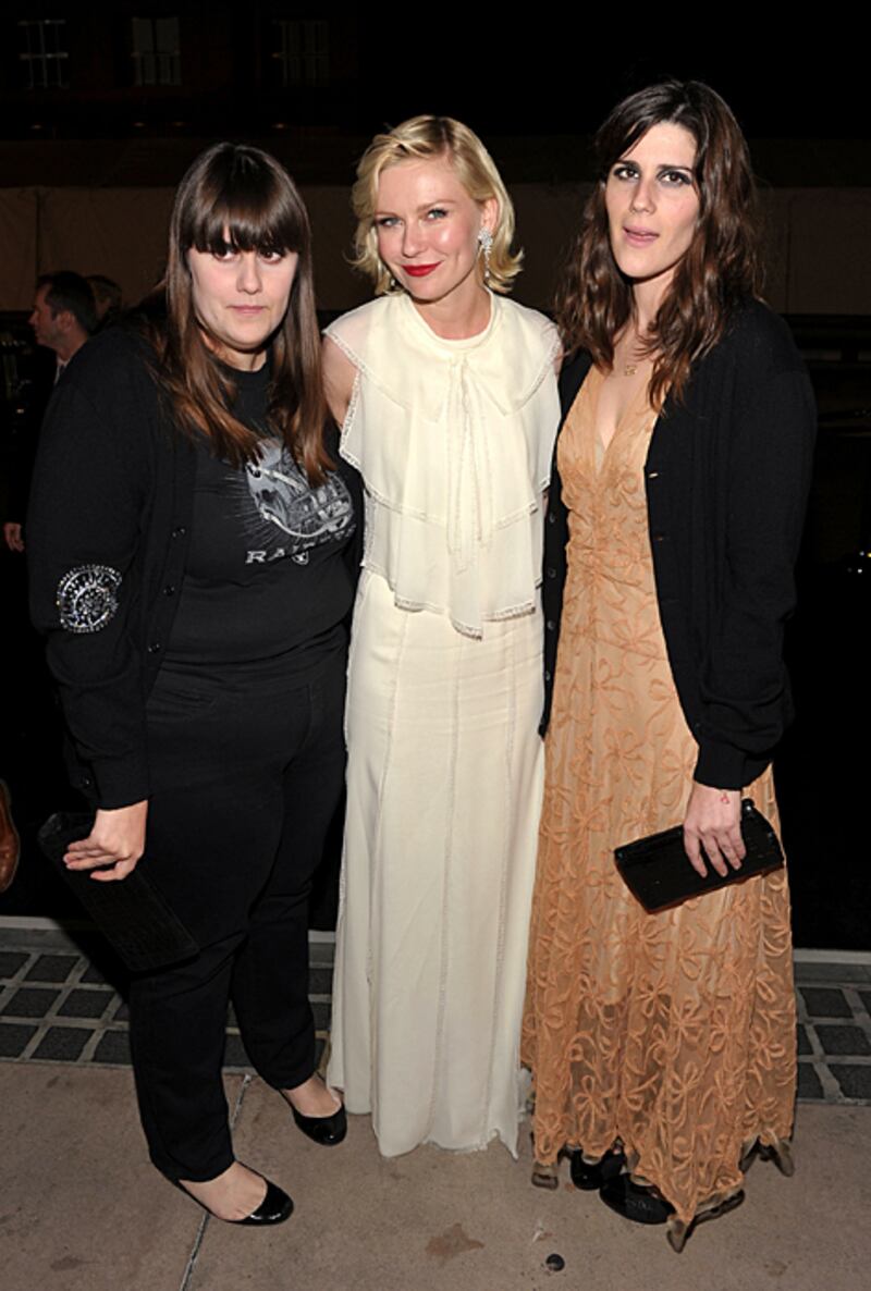 galleries/2010/11/14/the-artist-s-museum-happening-moca-los-angeles-gala/moca-gala-6_wtpvdd