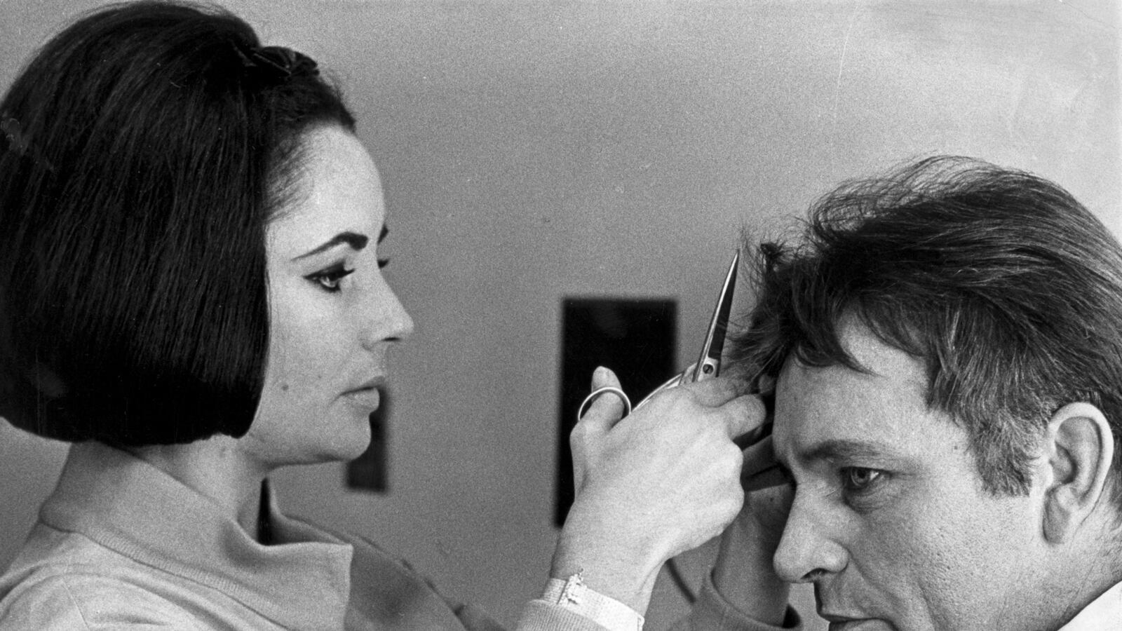 cheats/2014/09/03/how-liz-taylor-fought-to-keep-burton/richard-burton-7_vdesuw