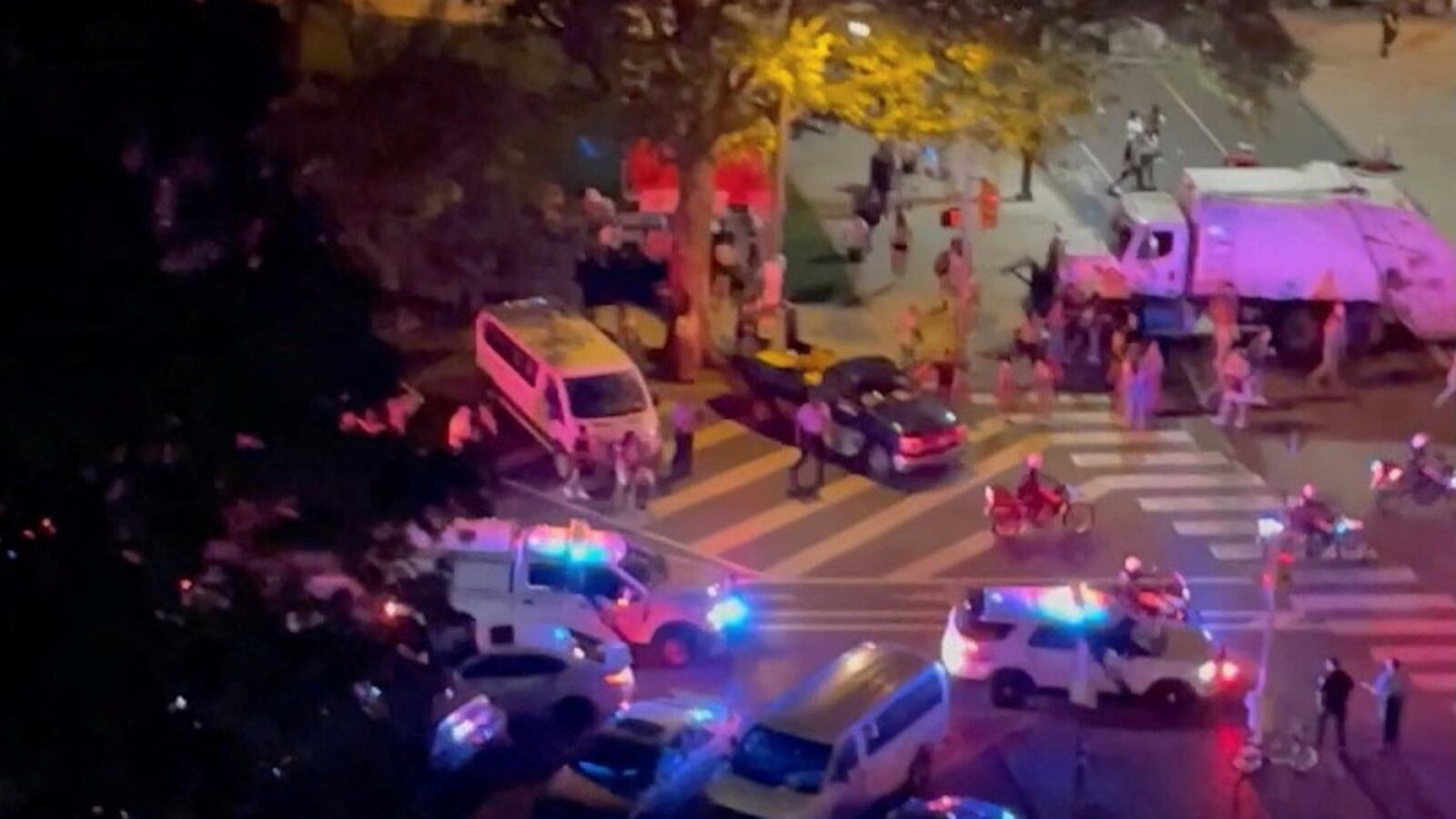 2022-07-05T033330Z_1341367467_RC2F5V9RKXFL_RTRMADP_3_USA-JULYFOURTH-SHOOTING-PHILADELPHIA_u5ilnf