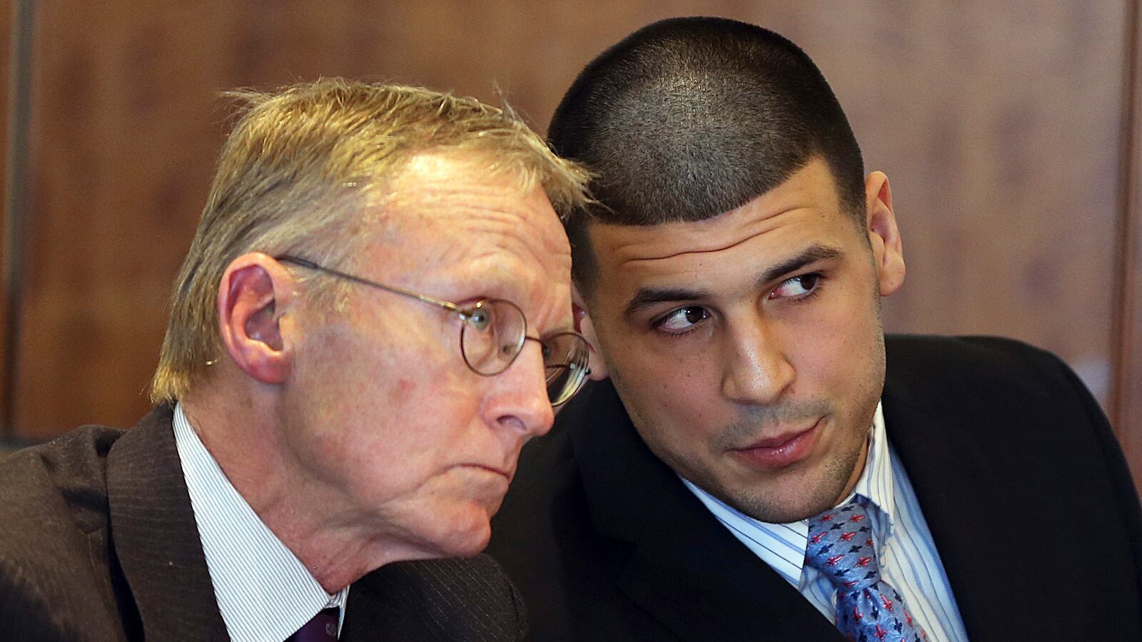 cheats/2014/05/15/nfl-s-hernandez-indicted-for-murder/140715-Aaron-Hernandez-cheat_c0nftu