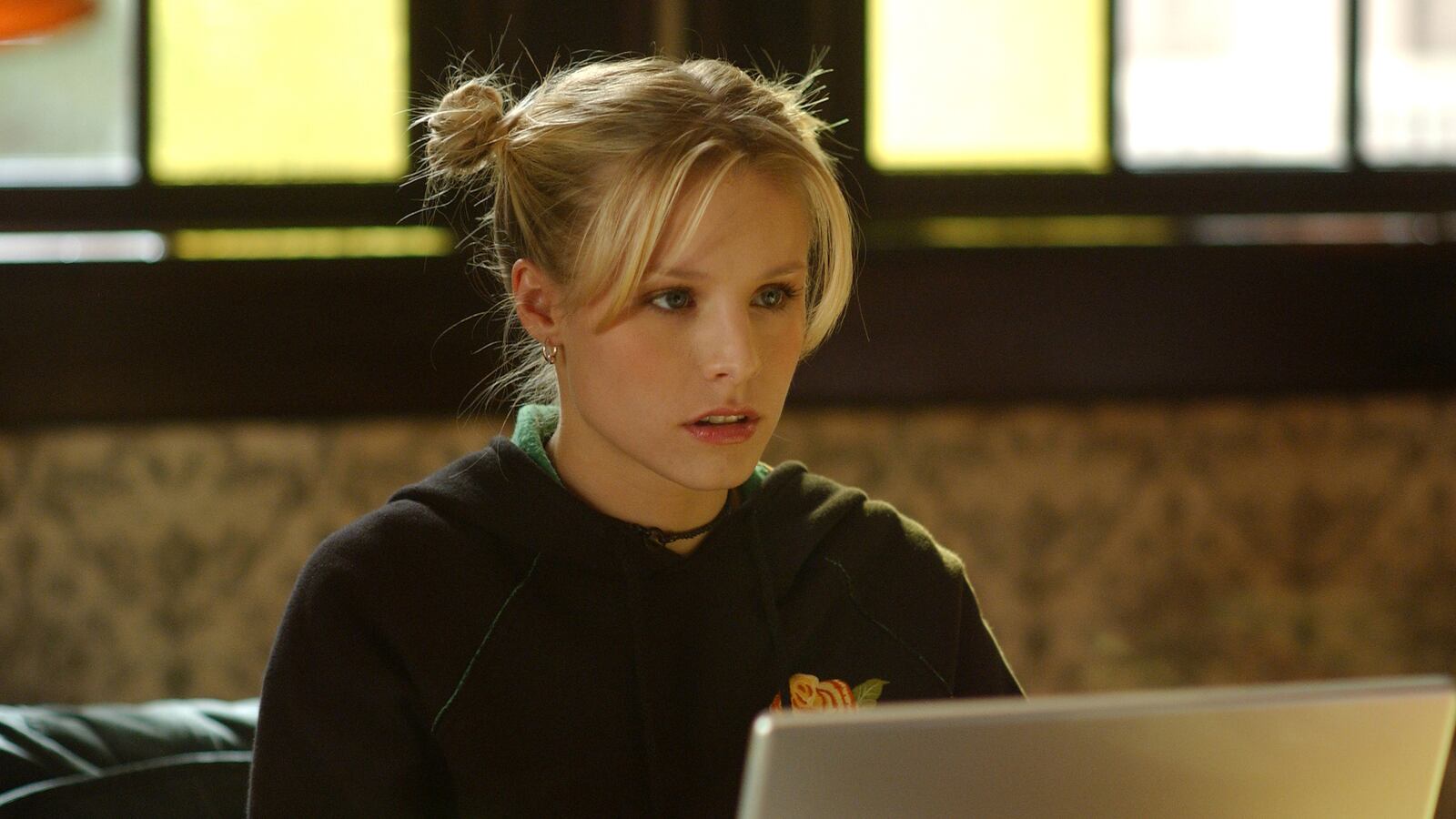 articles/2013/04/13/kickstarter-s-veronica-mars-movie-project-a-smash-success/130413-daly-mars-tease-embed_dcrdtg