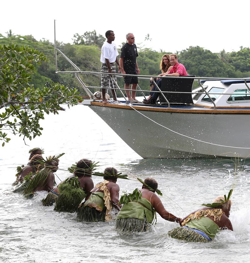 galleries/2012/09/22/the-best-of-prince-william-kate-s-jubilee-south-pacific-visit-photos/will-kate-tour-10_f4yejs