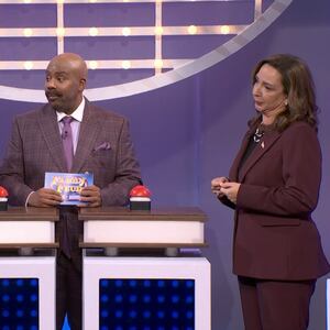 ames Austin Johnson as Donald Trump opposite Maya Rudloph's Kamala Harris.