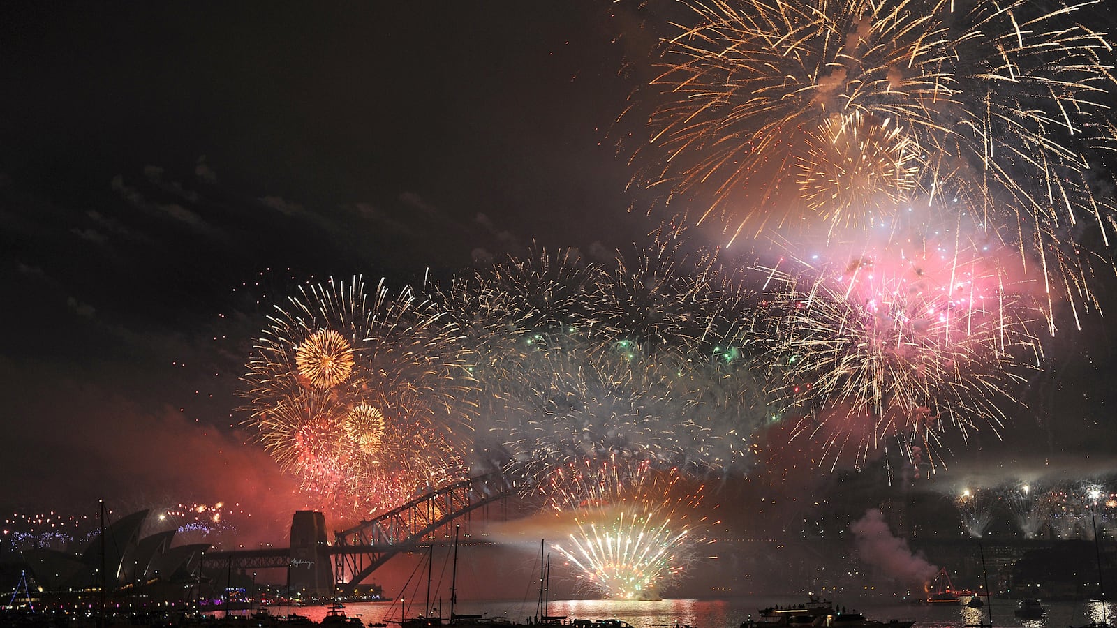 galleries/2012/12/31/2013-s-new-year-s-eve-celebrations-around-the-world-photos/nye-celebration-tease_pth0jy