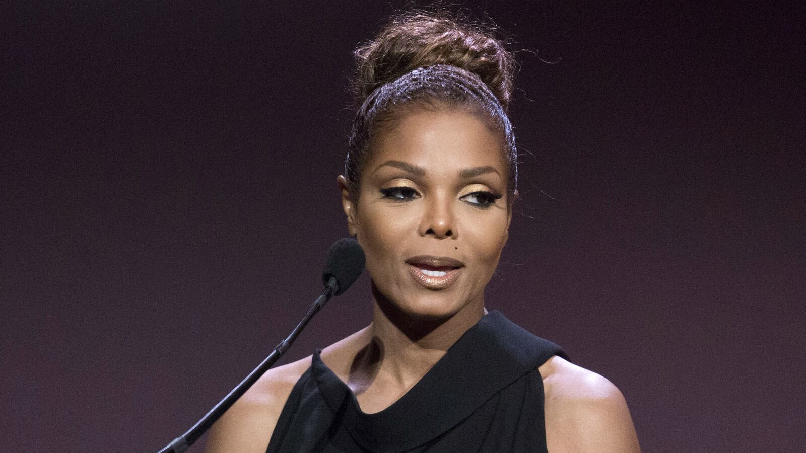 cheats/2015/12/25/janet-jackson-postpones-tour-for-surgery/151225-janet-jackson-tour-cheat_n9rfwg
