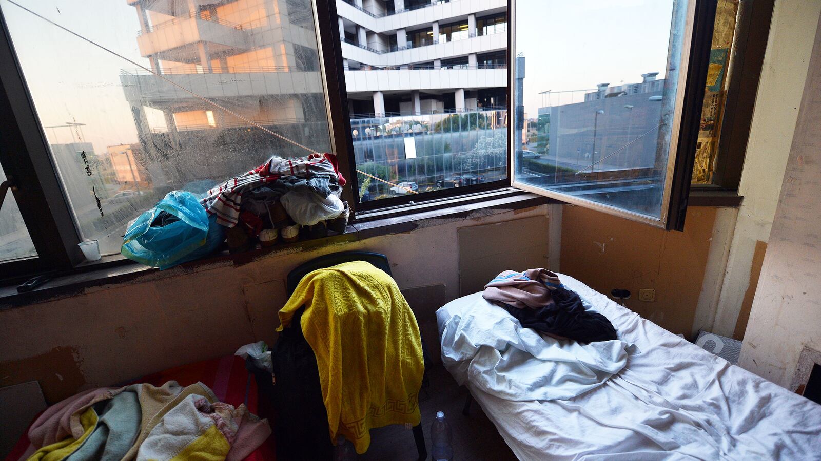 171225-nadeau-salaam-palace-hero_syag0h