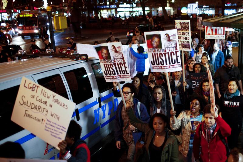 galleries/2014/11/24/fury-at-the-ferguson-decision-photos/141124-ferg-4_pcbdkb