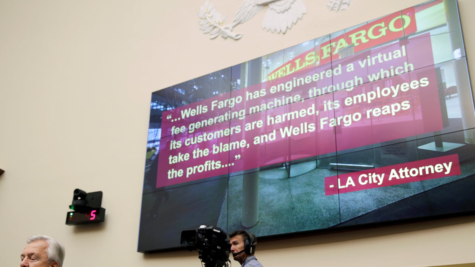 cheats/2016/10/05/chicago-suspends-wells-fargo-in-city/161005-wells-fargo-chicago-cheat_ubogku