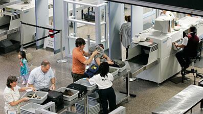 cheats/2008/10/15/how-to-beat-airport-security/how-to-beat-airport-security_yghrye