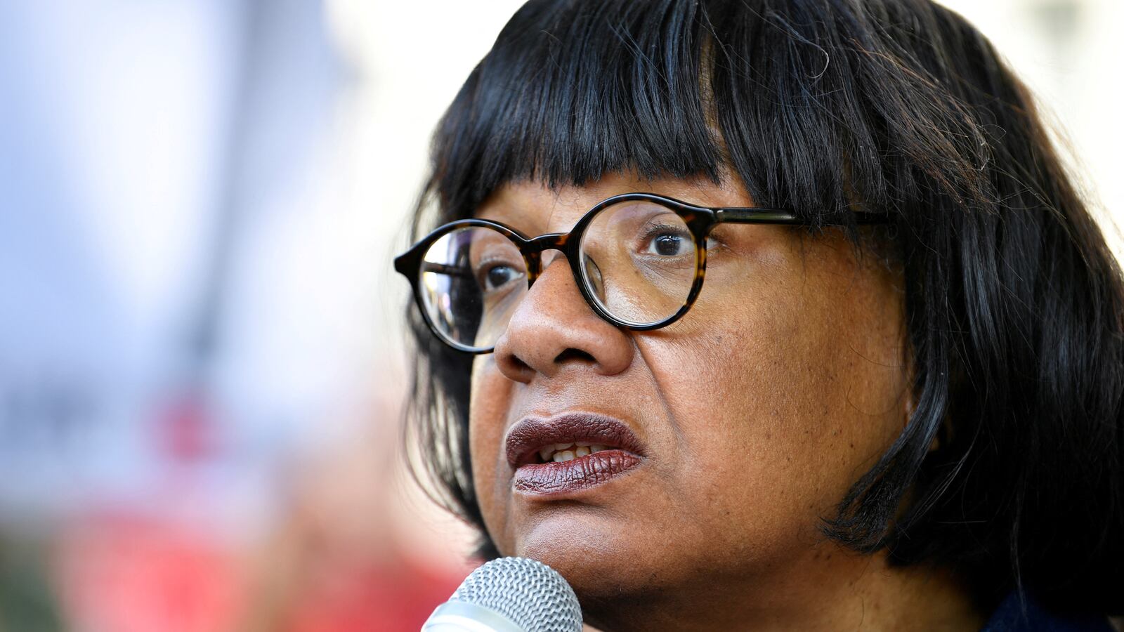 2023-04-23T121203Z_1681992291_RC2BK0A9DDJH_RTRMADP_3_BRITAIN-POLITICS-ABBOTT_lj9hq6