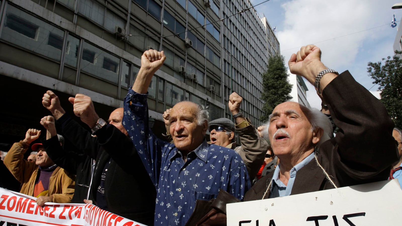 articles/2011/11/03/the-greek-financial-crisis-seven-great-reads/greece-best-reads_xw1wzm