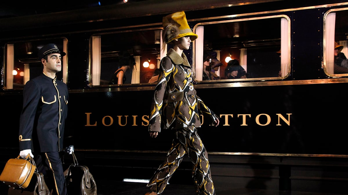 articles/2012/03/07/paris-fall-fashion-week-ends-with-vuitton-and-kanye/louis-vuitton-paris-givhan_prxz1r