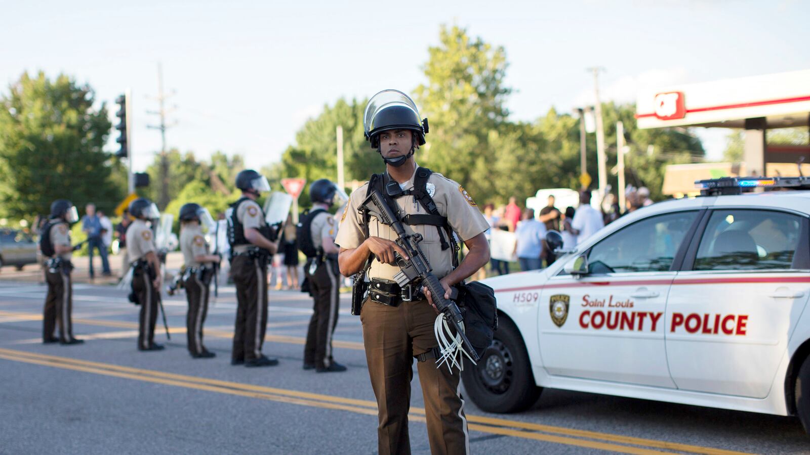 cheats/2014/08/13/officer-in-ferguson-shooting-was-injured/140813-missouri-officer-cheat_vw2xqb