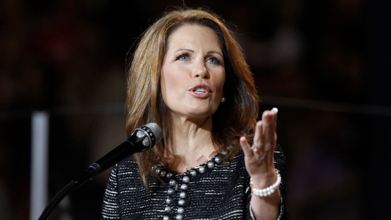 cheats/2011/10/03/2-top-aides-flee-bachmann-campaign/race-controversies-bachmann_k7o4jg