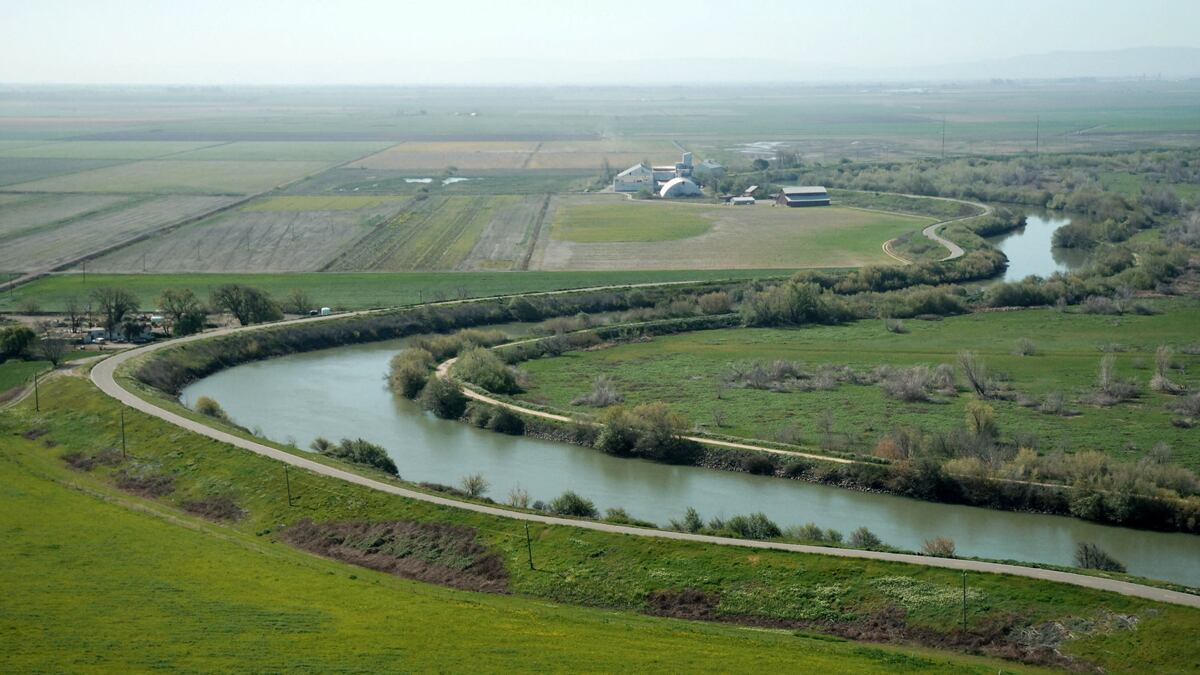 cheats/2011/09/13/ca-water-district-fools-google-for-good-pr/central-basin-water-news-report-cs_n7rs9s