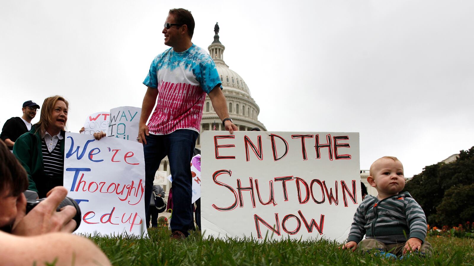 cheats/2013/10/15/senate-near-shutdown-deal/131015-shutdown-senate-cheat_kf38uf