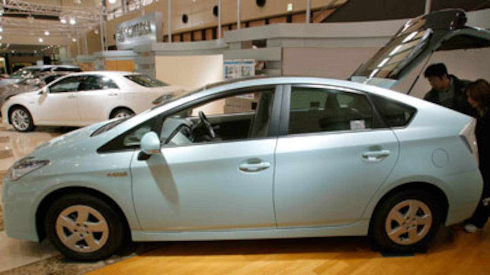 cheats/2010/02/07/toyota-expected-to-recall-2010-prius/prius-1_cchbu5