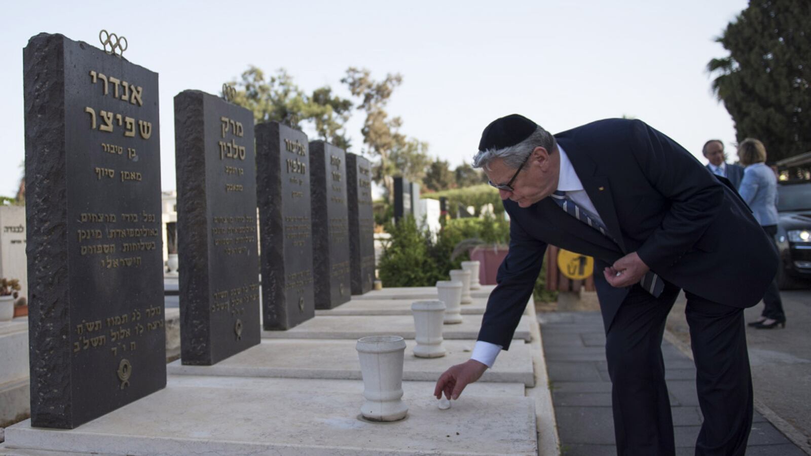 articles/2012/07/23/i-can-t-get-no/munich-memorial-openz_hgrbka