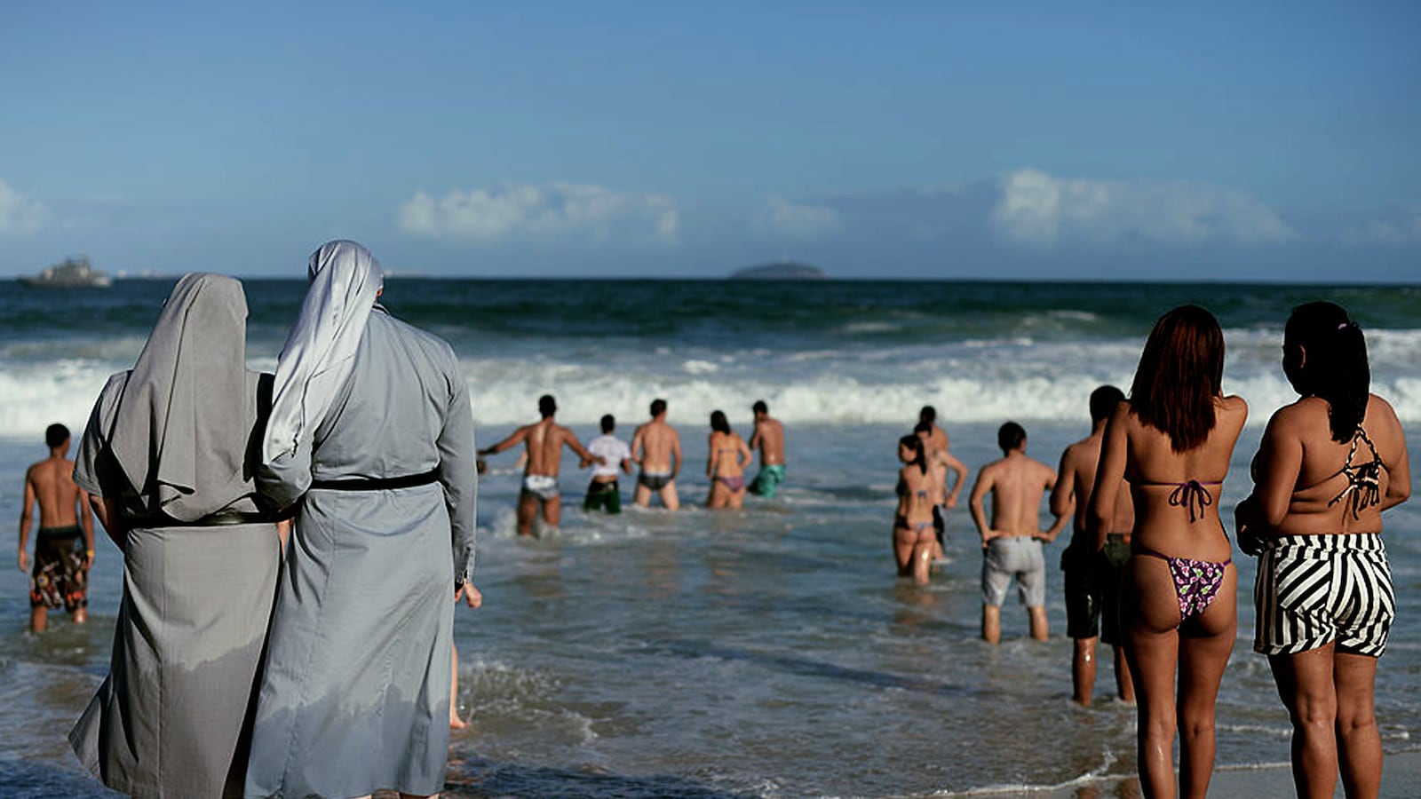 articles/2016/08/21/where-s-the-outrage-over-nun-beachwear/160820-Nadeau-Catholic-nuns-and-burqini-tease_fozwn2