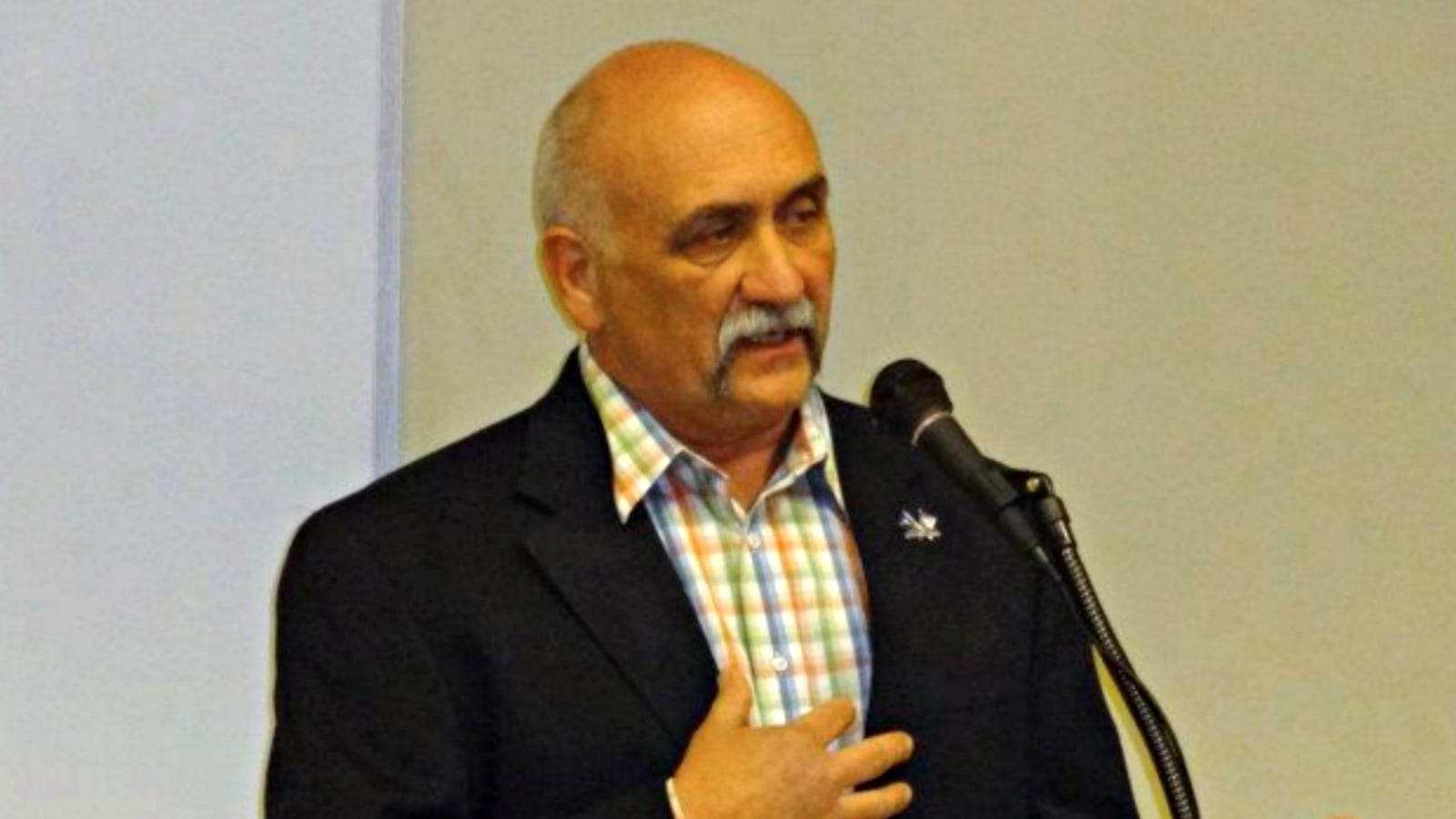 cheats/2016/01/19/gop-lawmaker-register-all-journalists/160119-pitts-sc-cheat_cyxjyk