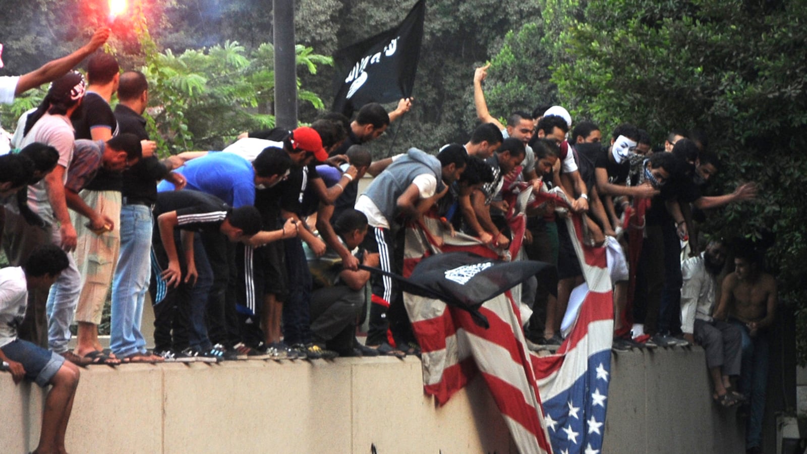 cheats/2012/09/13/report-marines-in-egypt-had-no-ammo/cairo-embassy-cheat_pkh4hm