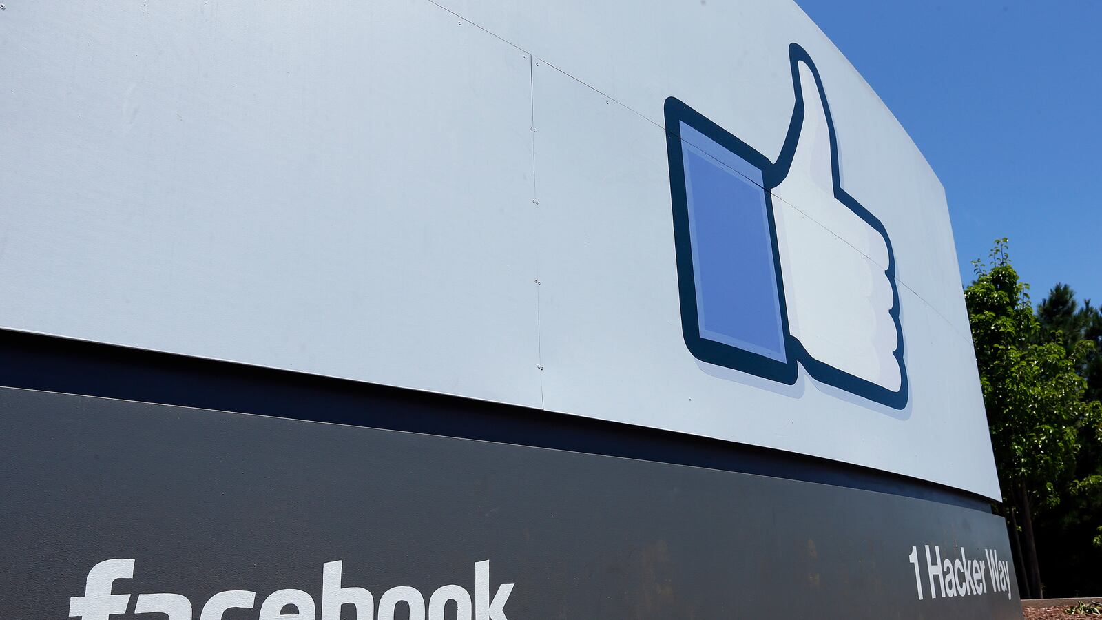 cheats/2013/08/21/facebook-to-move-to-developing-world/130821-facebook-cheat_pgyysg