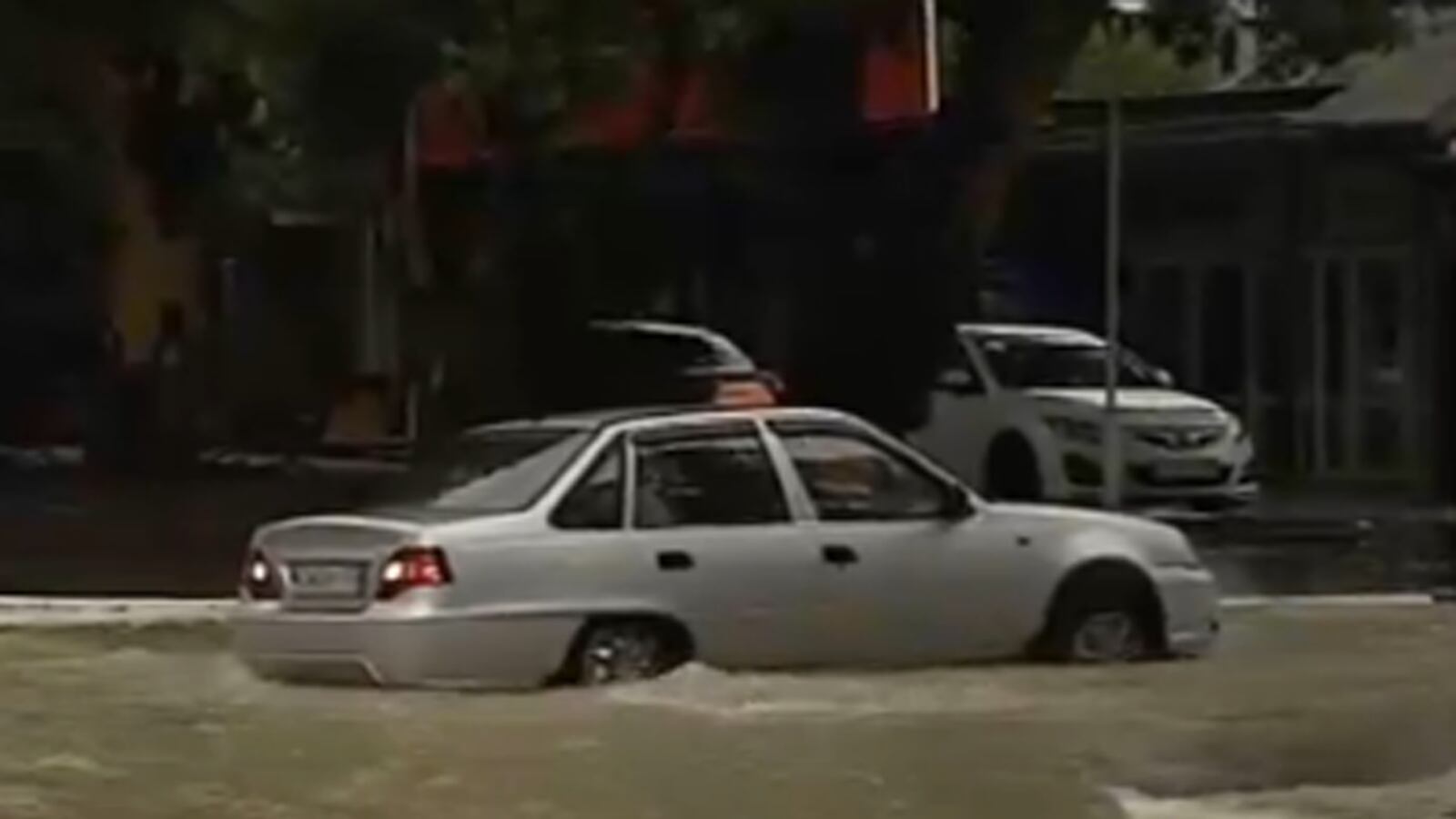 cheats/2012/07/07/south-russian-floods-kill-78/russia-flood_m2kwyh