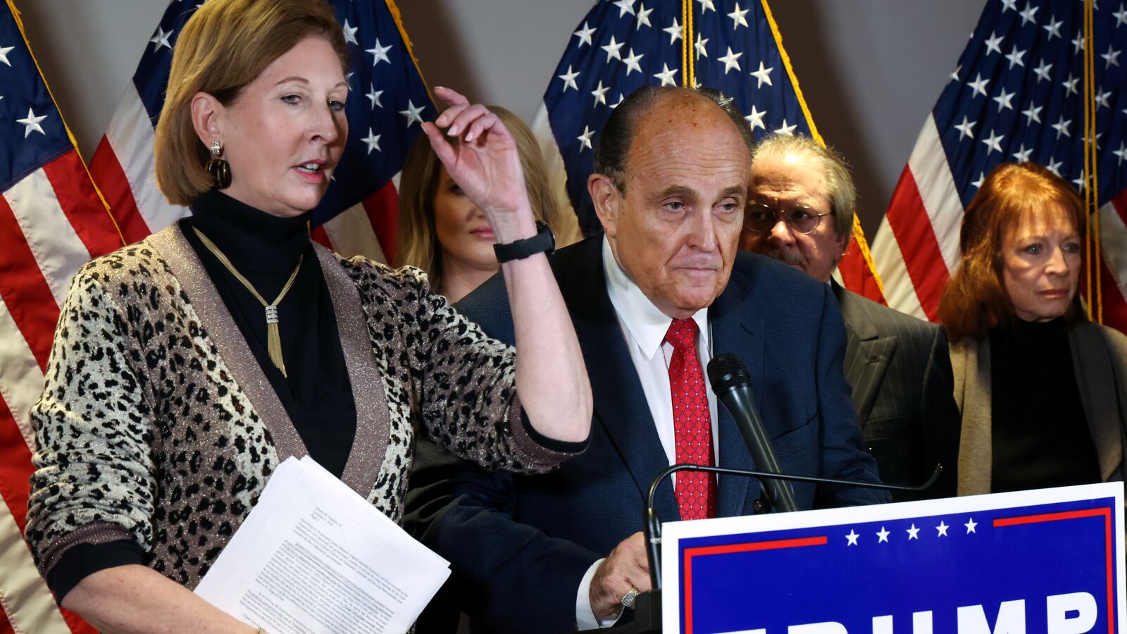 2020-11-23T184924Z_578207820_RC269K97XR2D_RTRMADP_3_USA-ELECTION-TRUMP-POWELL_xbdjxm