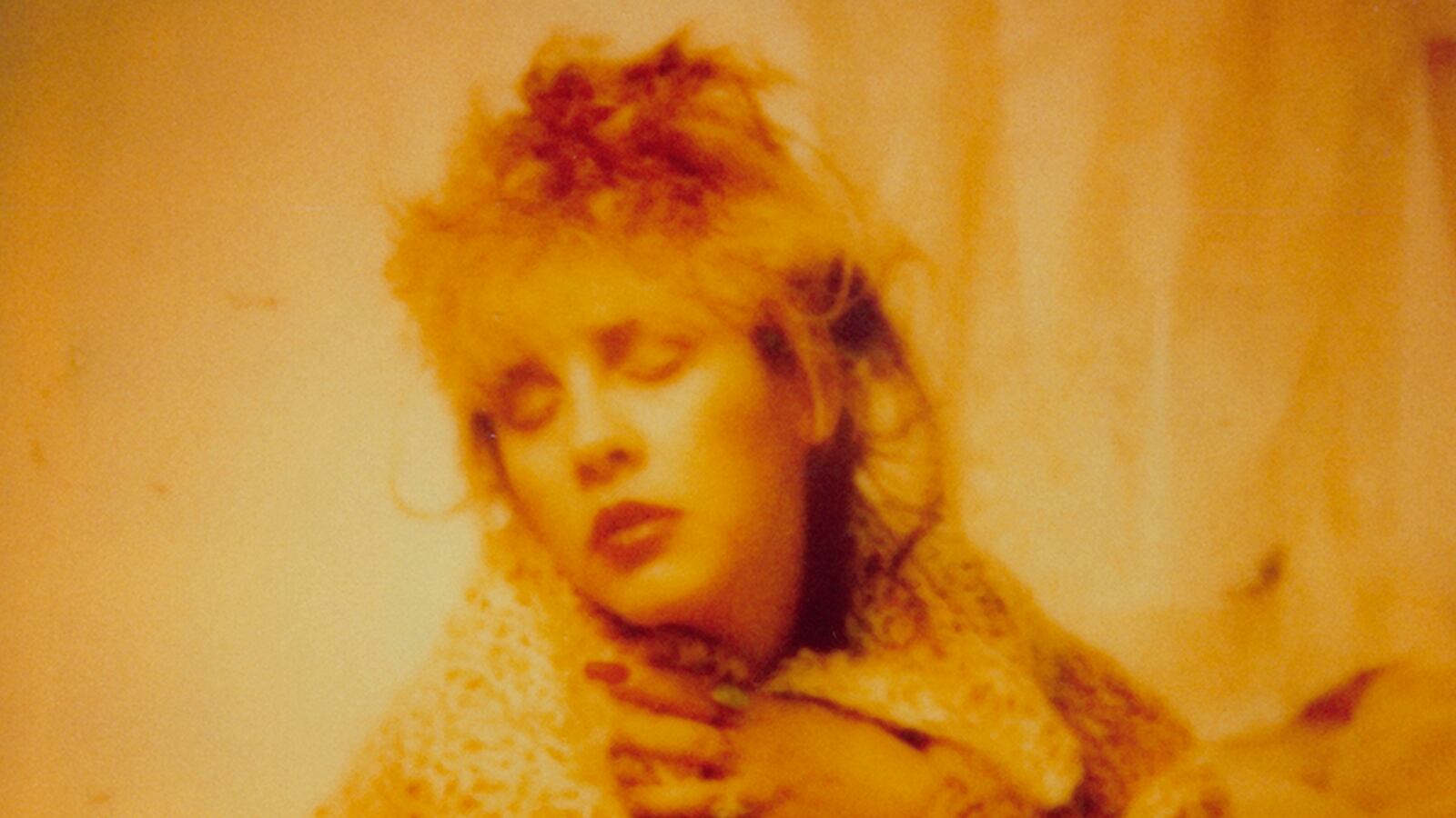 galleries/2014/10/12/stevie-nicks-was-the-70s-selfie-queen/141011-stevie-nicks-tease_pt8zq1