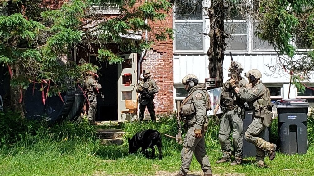 FVYkfTfXEAEwwbi_zgmwyr