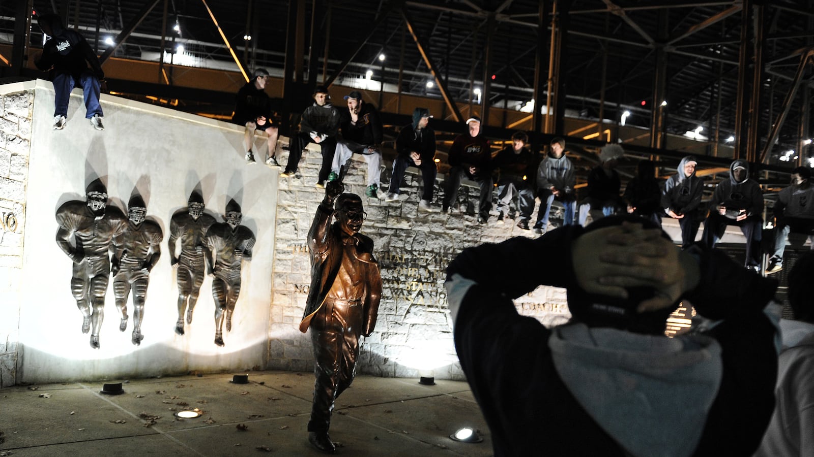 articles/2012/07/13/buzz-bissinger-ban-penn-state-football/bissigner-ban-penn-state-embed_izeuxb