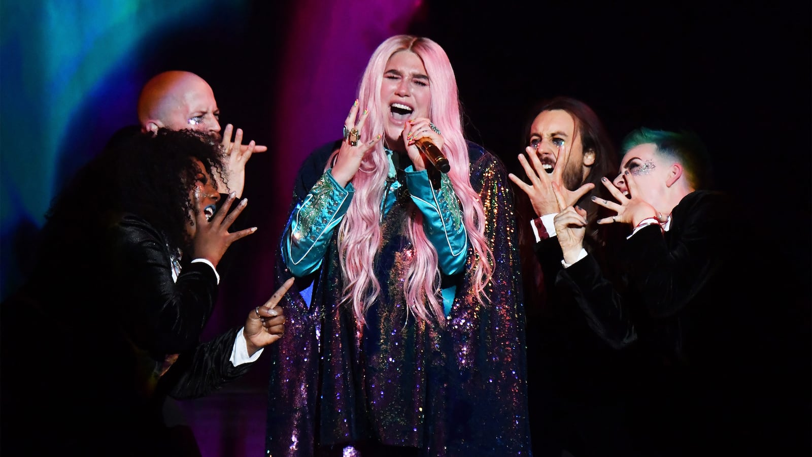 180121-norris-metoo-lede_ttti3l