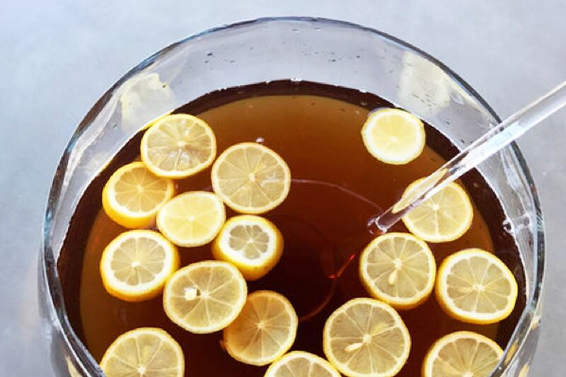 articles/2016/12/01/the-perfect-holiday-cocktails/161129-Amaretto-Bourbon-Punch-tease_vefkff