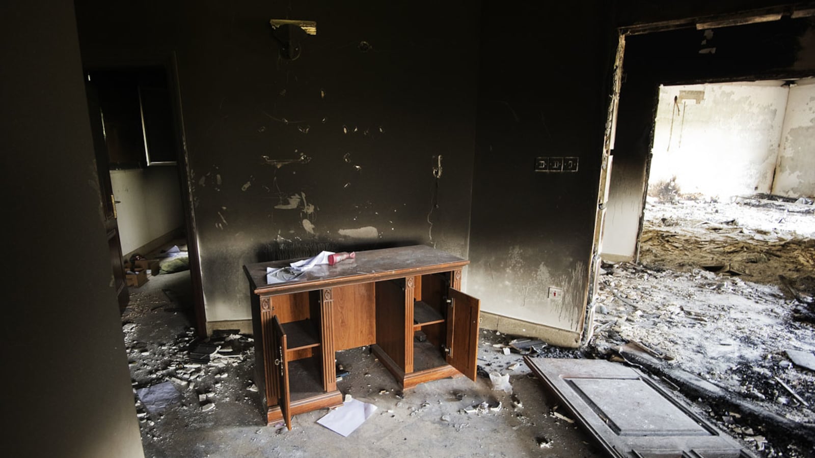 cheats/2012/10/01/u-s-may-have-overplayed-security/libya-consulate-attack-false-sense-security-cheat_vxts42