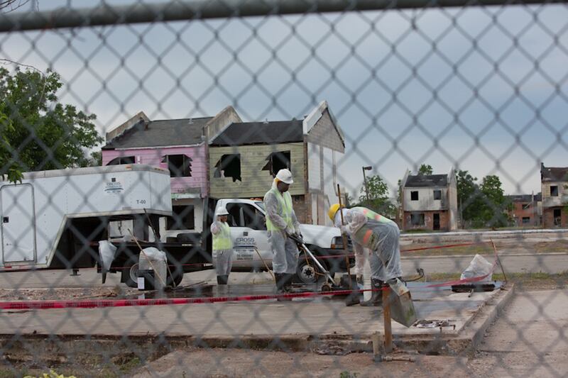 galleries/2014/05/11/ghosts-of-katrina-blight-in-nola-photos/140509-katrina-blight15_wdzgyl