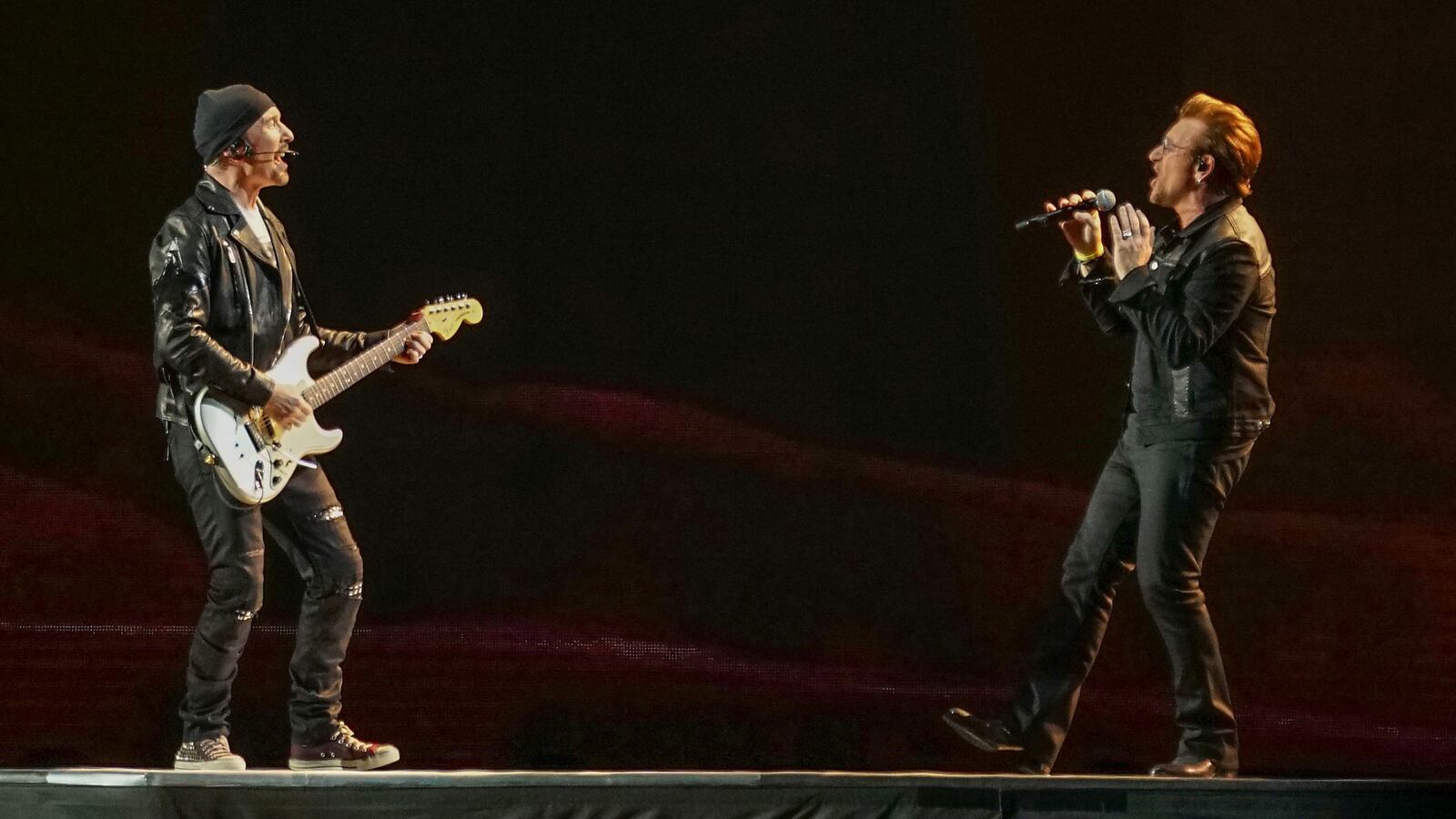 170621-bono-visits-scalise_j9l6aq