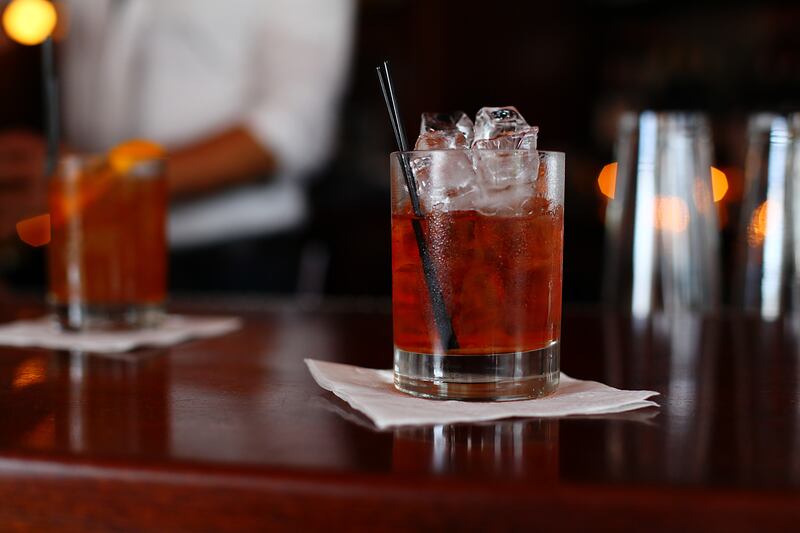 galleries/2013/09/29/the-best-bourbon-drinks-for-fall-photos/130927-burbon-month-18_hhfrzu