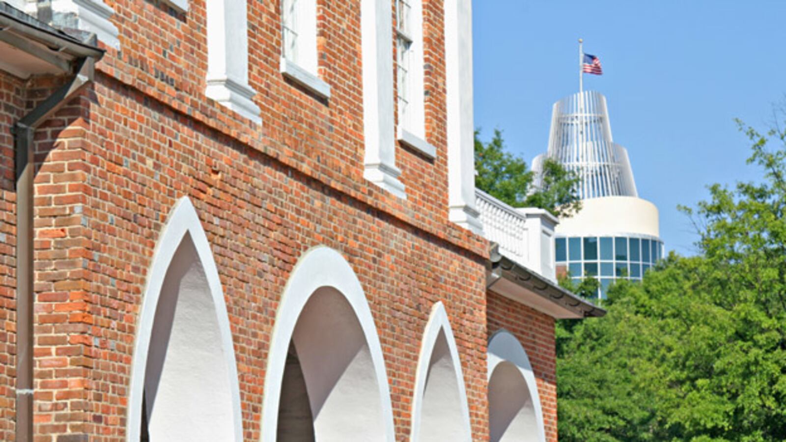 galleries/2011/05/31/best-cities-for-recent-grads/best-cities-for-grads-2011---fayetteville_peqrfo