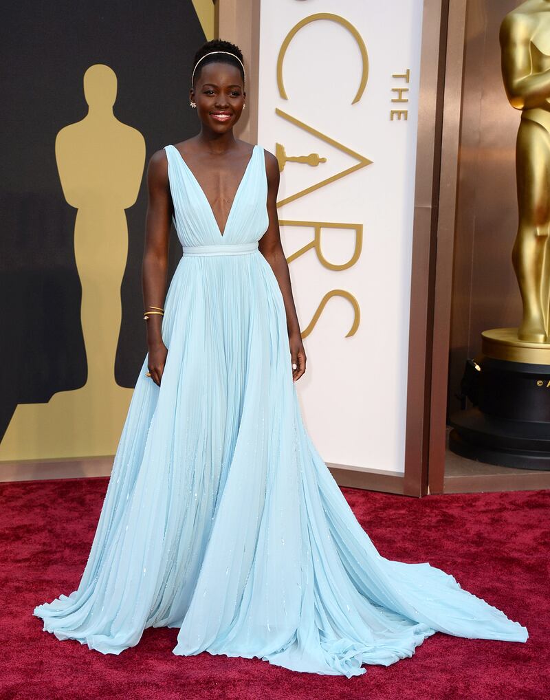 galleries/2014/03/02/best-of-the-2014-oscars-red-carpet-jennifer-lawrence-lupita-nyong-o-and-more-photos/oscars-redcarpet-nyongo_higzqx