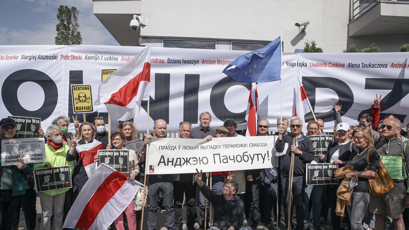 2021-05-28T152851Z_1259753850_RC22PN9IZZ0W_RTRMADP_3_BELARUS-POLITICS-POLAND_fvdvbf