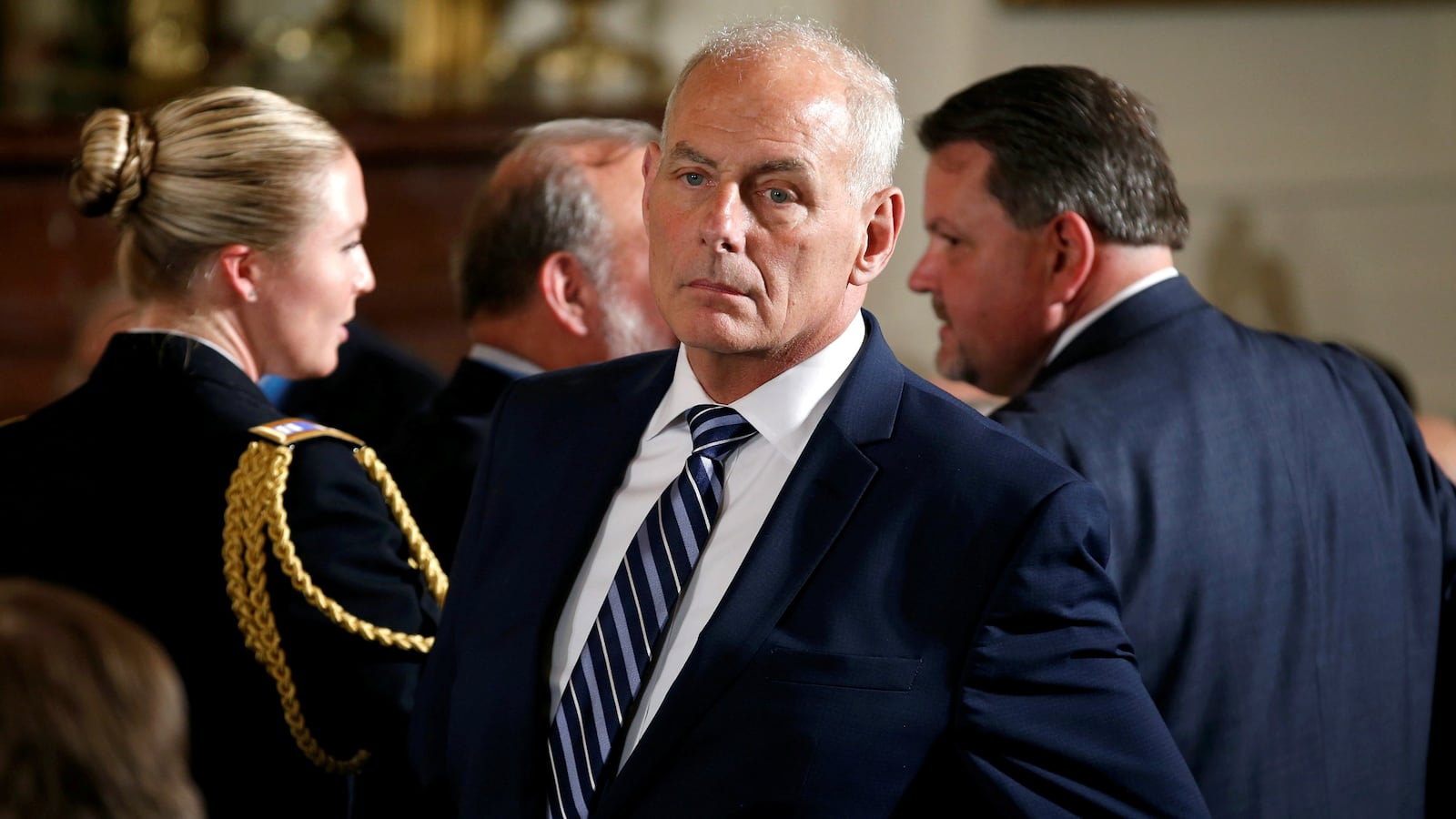 180430-kelly-trump-va-sec-cheat_kjhha4