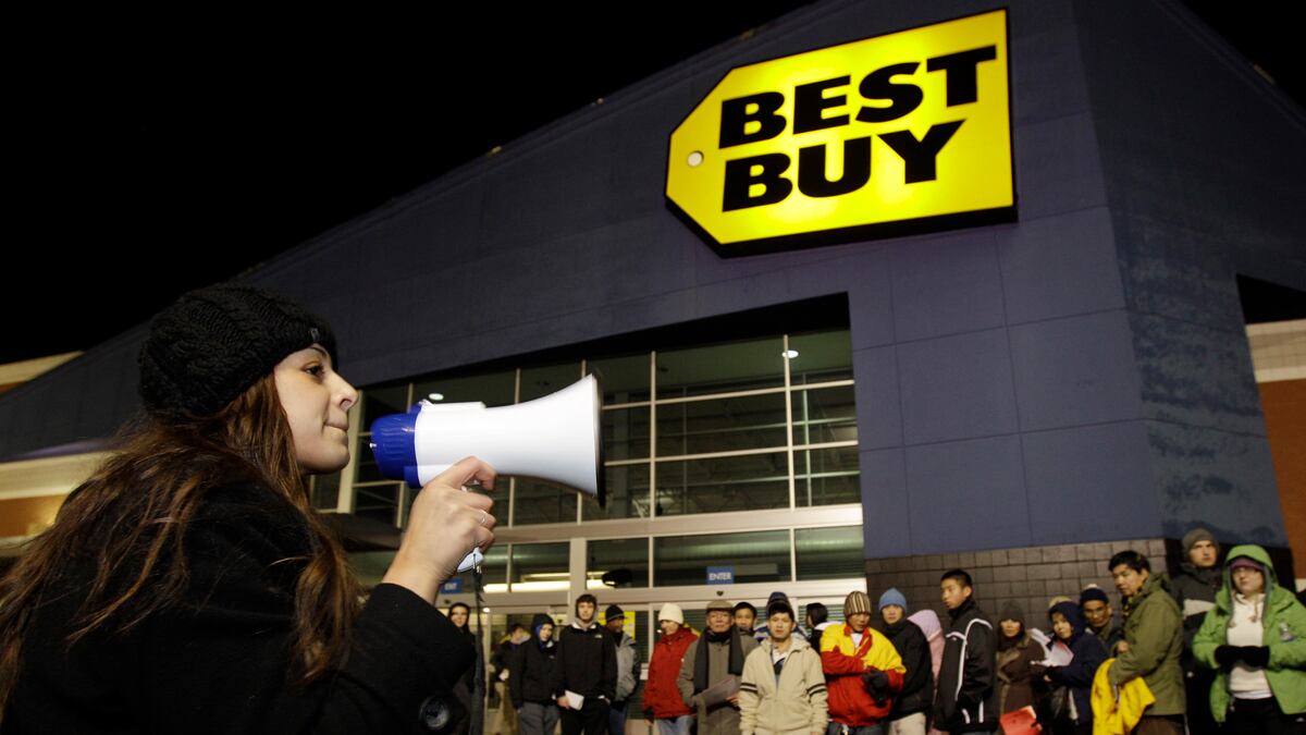 cheats/2012/08/21/best-buy-profits-down-92-percent/black-friday-stores-best-buy_oqk86p