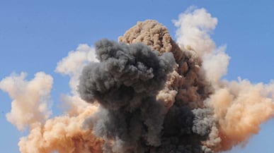 cheats/2011/03/20/us-starts-second-day-of-strikes/gelb-libya-fighting_166891_fephnu