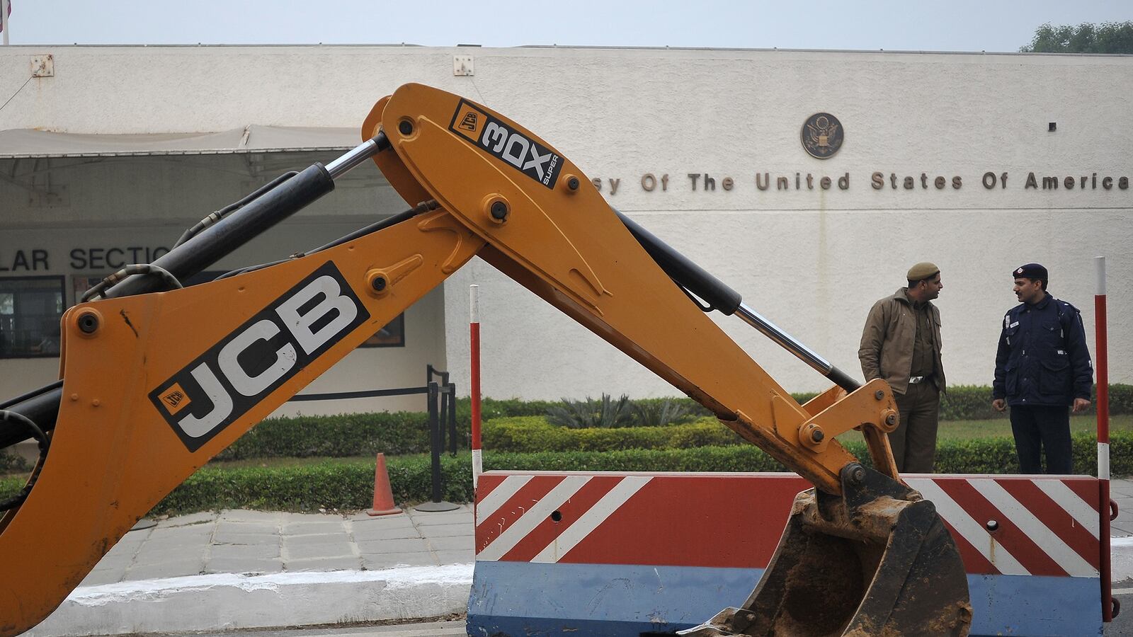 cheats/2013/12/18/india-ups-diplomatic-row-with-u-s/131218-india-embassy-cheat_ft2x7h