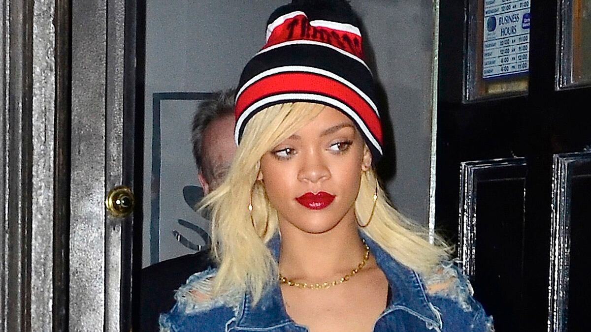 cheats/2012/03/22/rihanna-spotted-at-ashton-s-house/rihanna-ashton-cheat_hk13kq