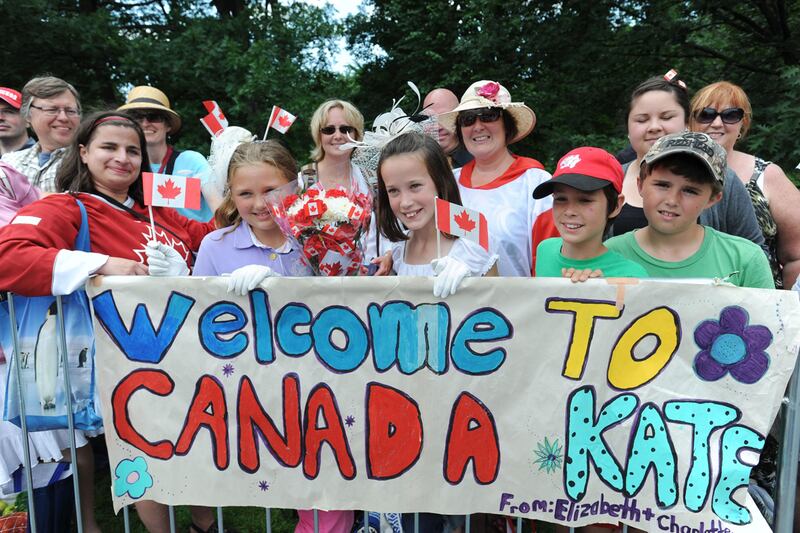 galleries/2011/07/01/royal-tour-of-canada-and-the-united-states/royal-tour-canada-fans1_iwpuqd