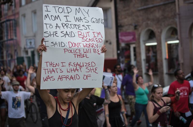 galleries/2014/08/16/beyondferguson-nationwide-protests-demand-justice-for-michael-brown-photos/140815-michael-brown-protests-06_f2iamr